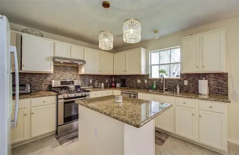 3219 Leila Oaks Drive Houston TX 77082