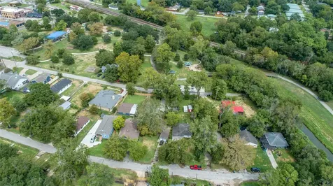 421 E Park Street Alvin TX 77511