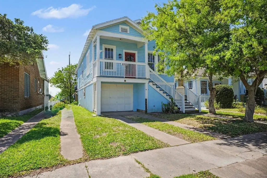 4213 Avenue T 1/2 Galveston TX 77550