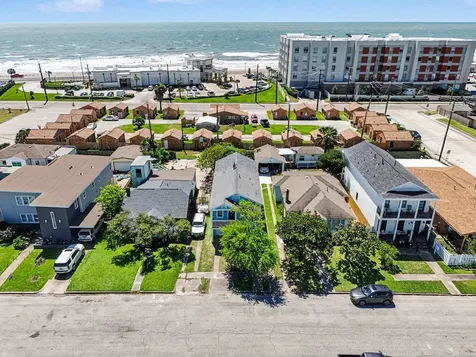 4213 Avenue T 1/2 Galveston TX 77550