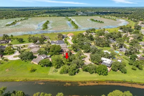 13 Seminole Lane West Columbia TX 77486