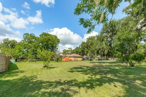 13 Seminole Lane West Columbia TX 77486