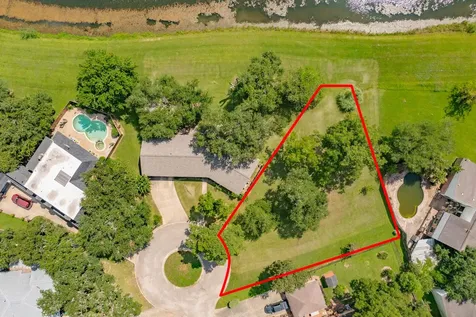 13 Seminole Lane West Columbia TX 77486