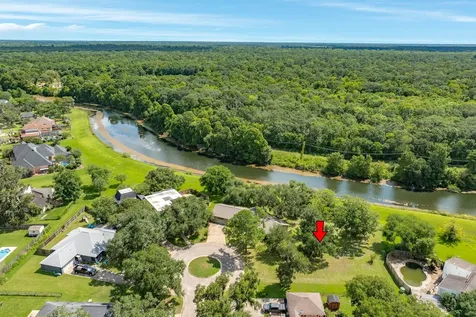 13 Seminole Lane West Columbia TX 77486
