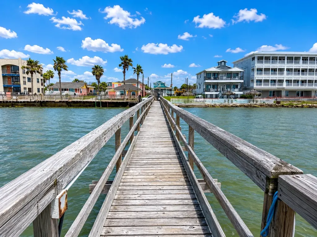 720 S Water Street Rockport TX 78382
