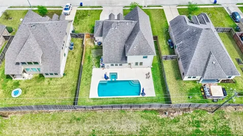707 Burr Oak Richwood TX 77531