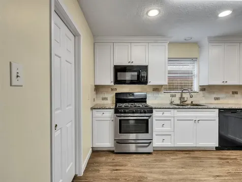 1814 Oak Valley Drive Kemah TX 77565