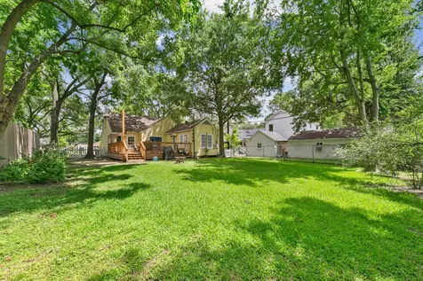 503 W 33rd Street Houston TX 77018