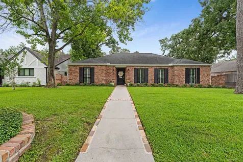 10215 Green Tree Road Houston TX 77042