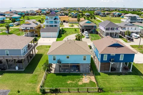 866 Townsend Drive Crystal Beach TX 77650