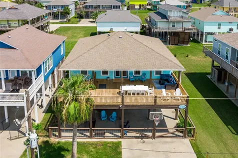 866 Townsend Drive Crystal Beach TX 77650
