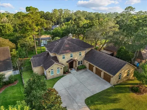 713 Bayou Crest Drive Dickinson TX 77539