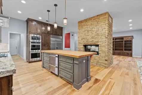 713 Bayou Crest Drive Dickinson TX 77539