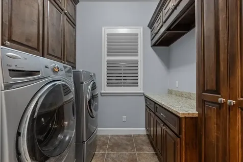 713 Bayou Crest Drive Dickinson TX 77539