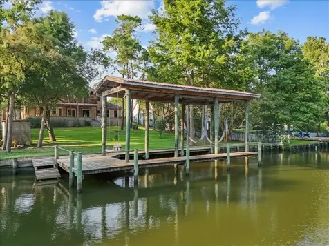 713 Bayou Crest Drive Dickinson TX 77539