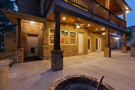 713 Bayou Crest Drive Dickinson TX 77539