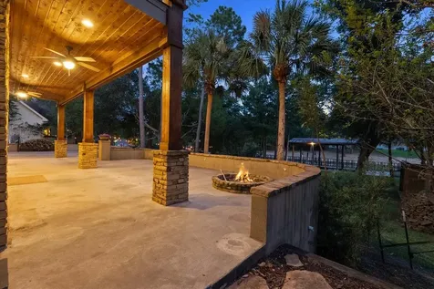 713 Bayou Crest Drive Dickinson TX 77539