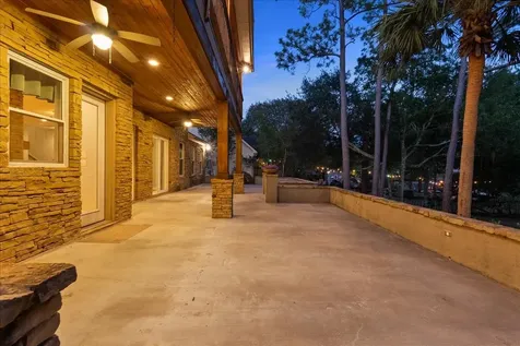 713 Bayou Crest Drive Dickinson TX 77539