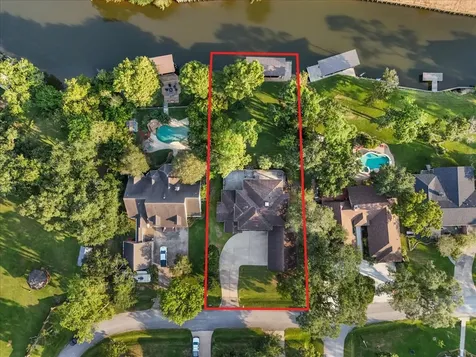 713 Bayou Crest Drive Dickinson TX 77539