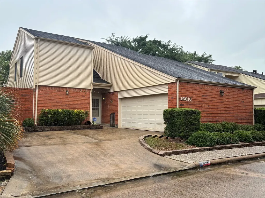 16610 Bentshire Way Houston TX 77058