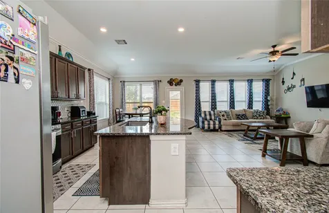 5126 Victory Shores Lane Rosharon TX 77583