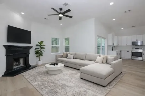 1241 Chateau Woods Parkway Drive Conroe TX 77385