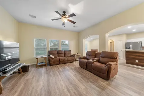 118 Pin Oak Lane Hempstead TX 77445