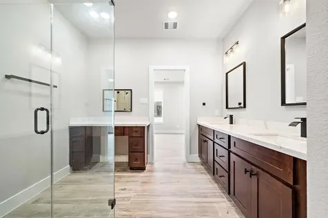 228 W 28th Street Houston TX 77008