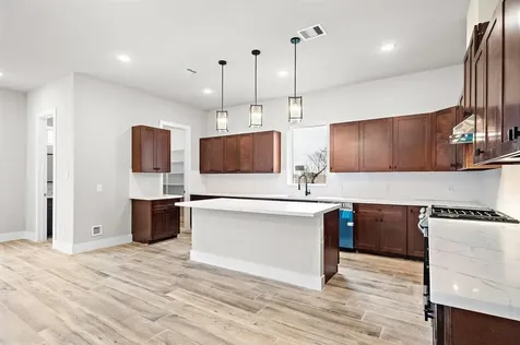 228 W 28th Street Houston TX 77008