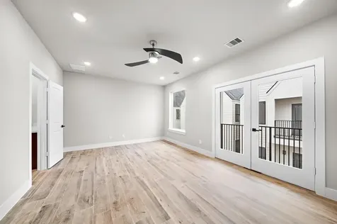 228 W 28th Street Houston TX 77008