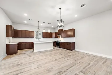 228 W 28th Street Houston TX 77008