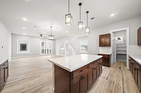 228 W 28th Street Houston TX 77008