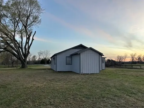 18943 State Highway 7 Centerville TX 75833