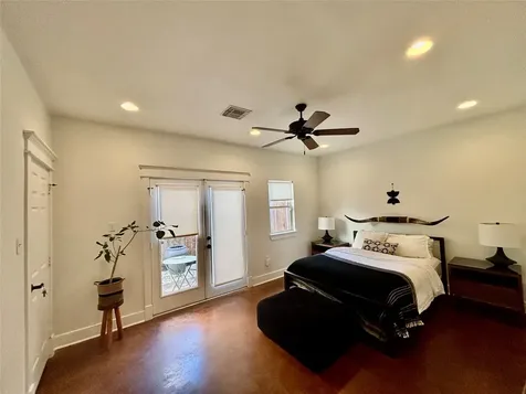 919 W 15th Street Houston TX 77008