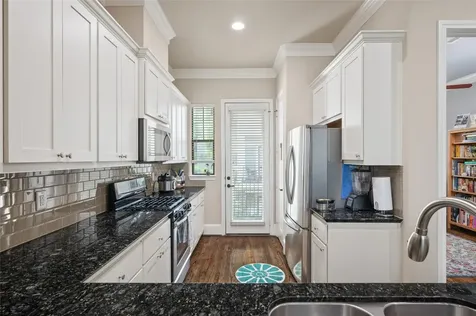 1114 W 25th Street Houston TX 77008
