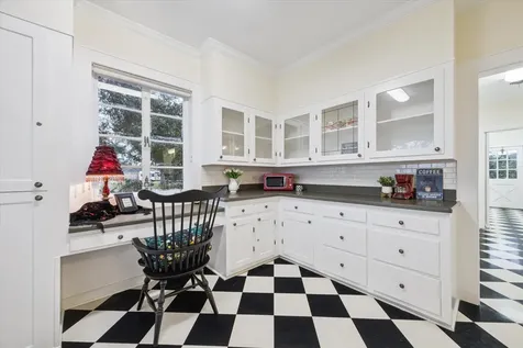 302 E Jackson Street West Columbia TX 77486
