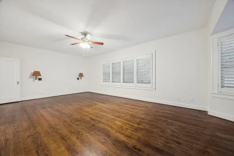 302 E Jackson Street West Columbia TX 77486