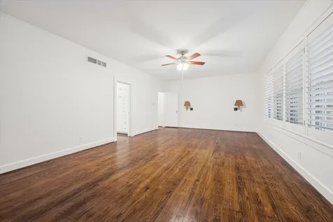 302 E Jackson Street West Columbia TX 77486