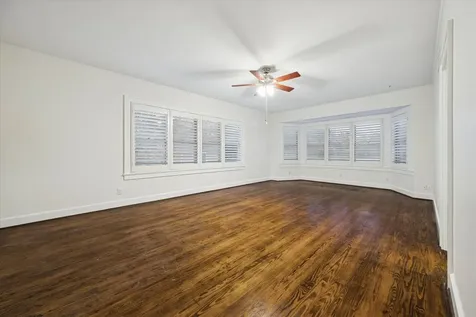 302 E Jackson Street West Columbia TX 77486