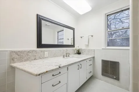 302 E Jackson Street West Columbia TX 77486