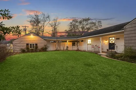302 E Jackson Street West Columbia TX 77486