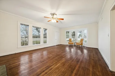 302 E Jackson Street West Columbia TX 77486