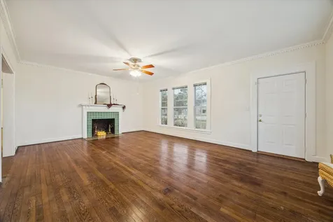 302 E Jackson Street West Columbia TX 77486