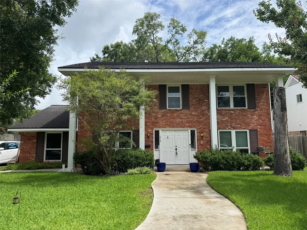 315 Willow Vista Drive El Lago TX 77586