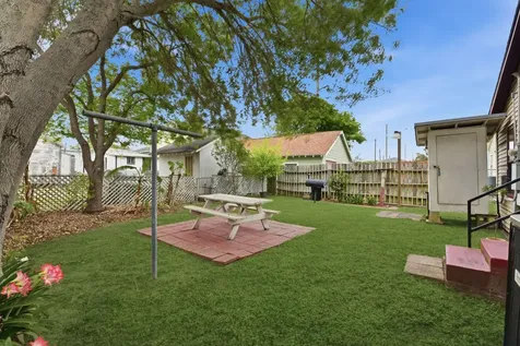 5518 Avenue Q Galveston TX 77551