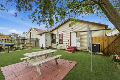 5518 Avenue Q Galveston TX 77551