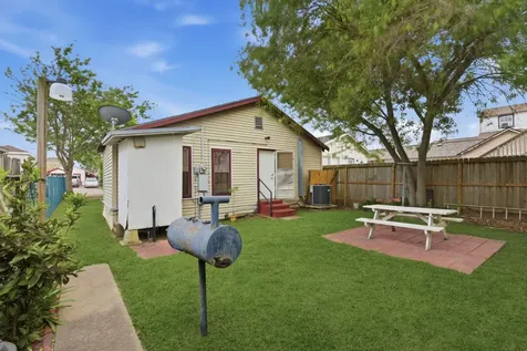 5518 Avenue Q Galveston TX 77551