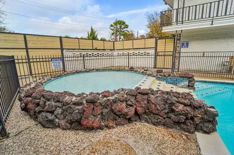 2810 Beauchamp Street 19 Houston TX 77009