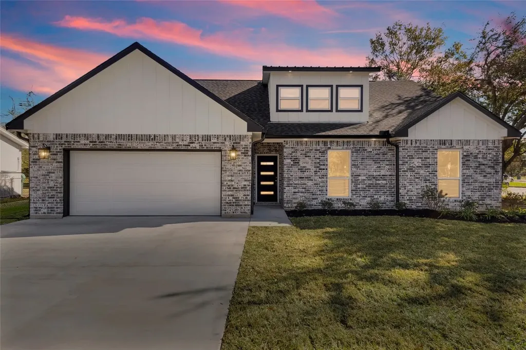 2950 Gulf Street Beaumont TX 77703