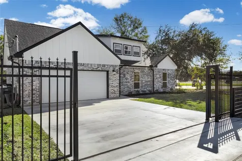 2950 Gulf Street Beaumont TX 77703